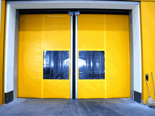 Rolltore in Signalfarben